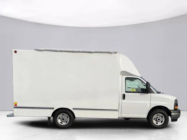 2025 GMC Savana Cutaway 3500 Base