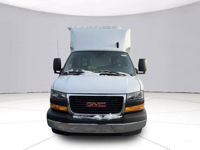 2025 GMC Savana Cutaway 3500 Base