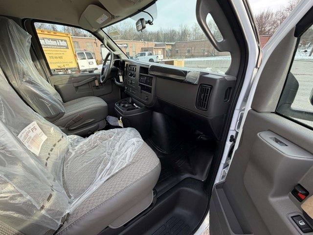 2025 GMC Savana Cutaway 3500 Base