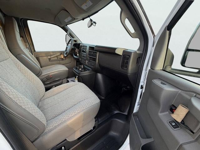 2025 GMC Savana Cutaway 3500 Base