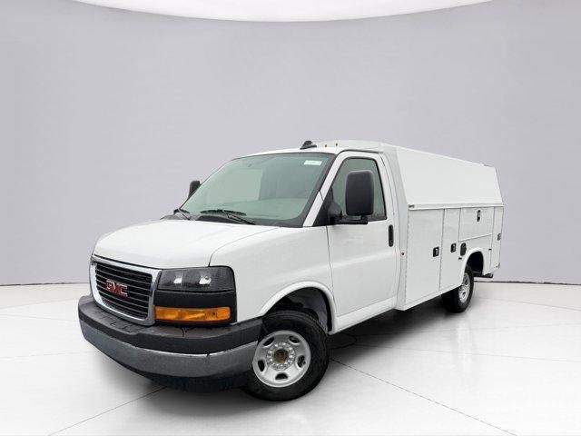 2025 GMC Savana Cutaway 3500 Base