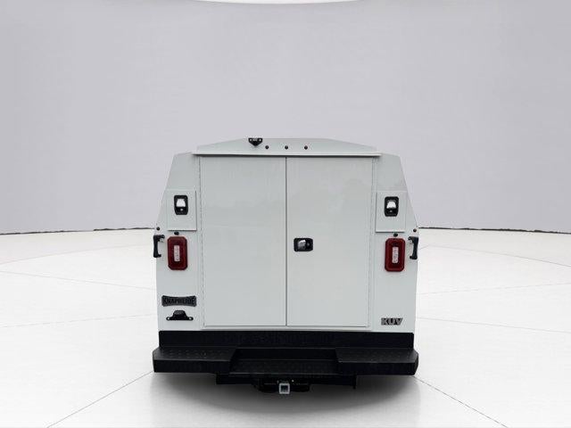 2025 GMC Savana Cutaway 3500 Base