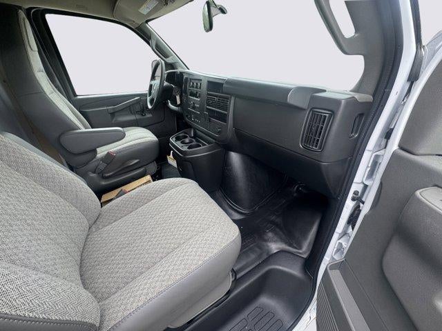 2025 GMC Savana Cutaway 3500 Base