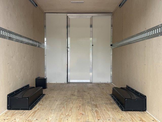 2025 GMC Savana Cutaway 3500 Base