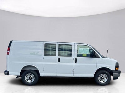 2025 GMC Savana Cargo Base