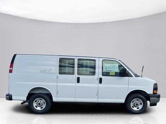 2025 GMC Savana Cargo Base