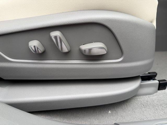 2026 Cadillac XT5 Base