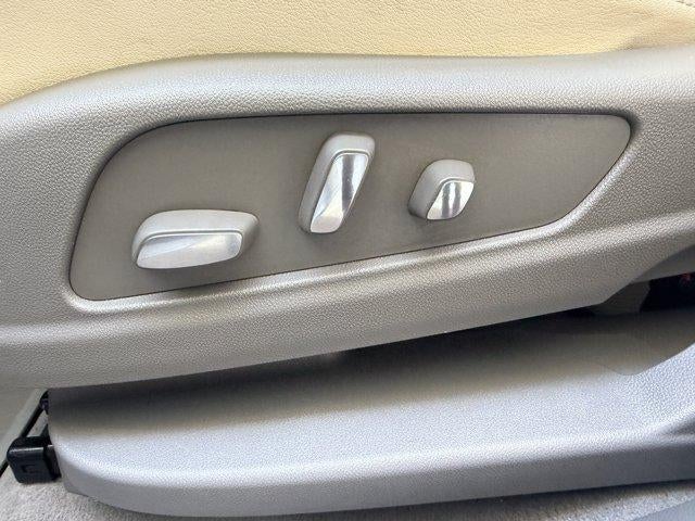 2024 Cadillac XT6 Base