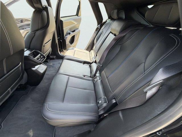 2025 Cadillac LYRIQ Luxury 1