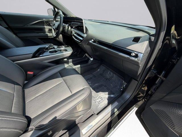 2025 Cadillac LYRIQ Luxury 1