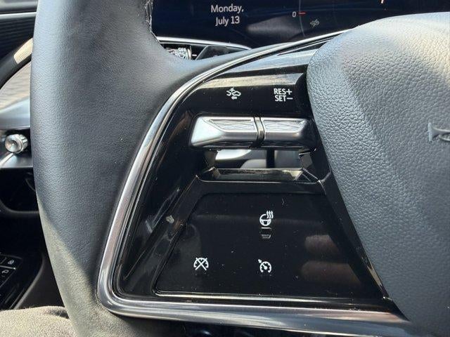 2025 Cadillac LYRIQ Luxury 1