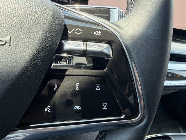 2025 Cadillac LYRIQ Luxury 1
