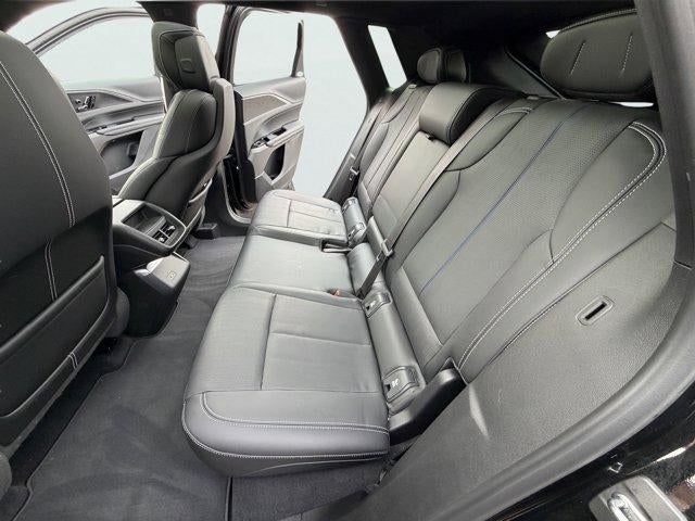 2024 Cadillac LYRIQ Luxury 1