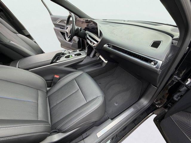 2024 Cadillac LYRIQ Luxury 1