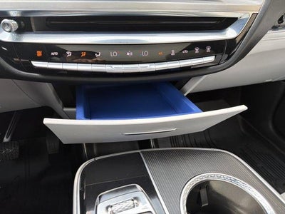 2024 Cadillac LYRIQ Luxury 1