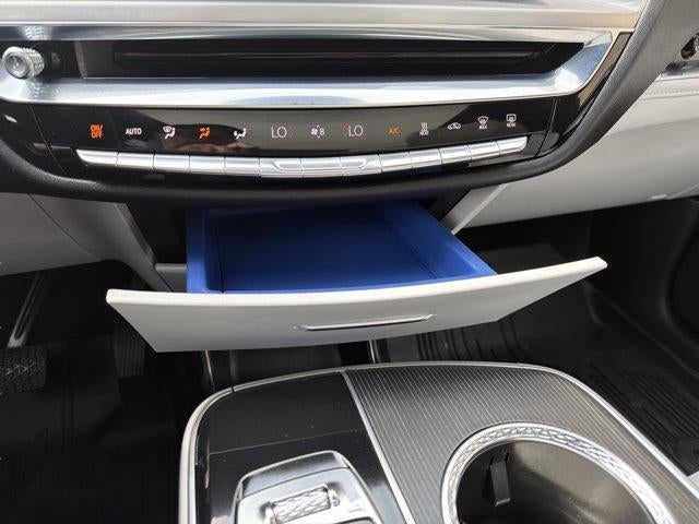 2024 Cadillac LYRIQ Luxury 1
