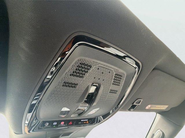 2024 Cadillac LYRIQ Luxury 1