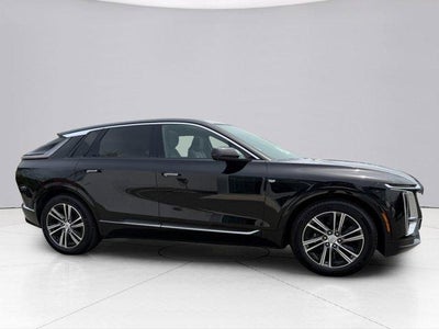2024 Cadillac LYRIQ Luxury 2