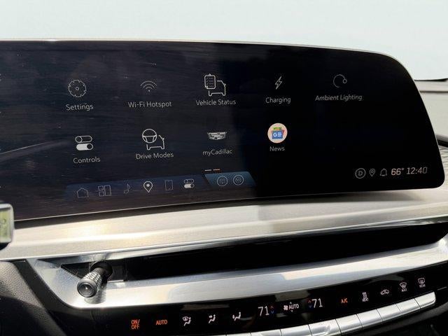2024 Cadillac LYRIQ Luxury 2
