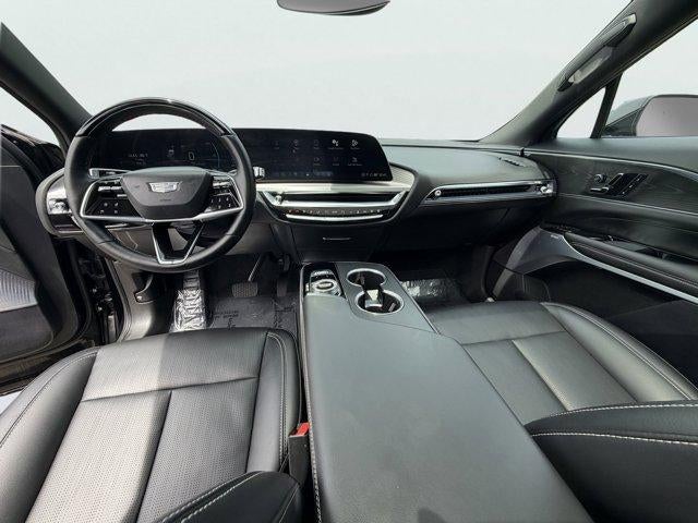 2024 Cadillac LYRIQ Luxury 2
