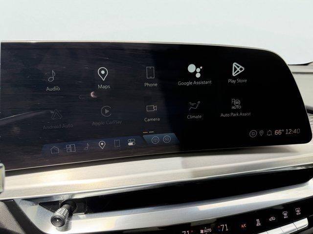 2024 Cadillac LYRIQ Luxury 2