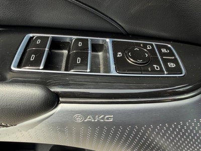 2024 Cadillac LYRIQ Luxury 2