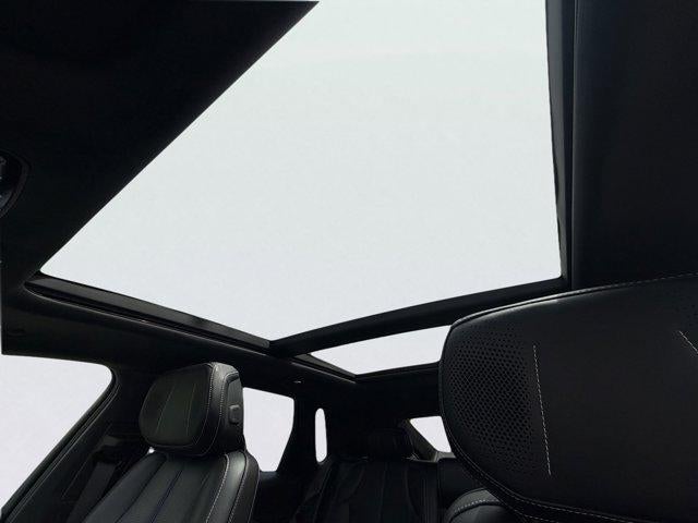 2024 Cadillac LYRIQ Luxury 2