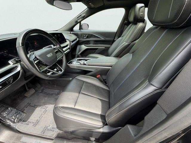 2024 Cadillac LYRIQ Luxury 2