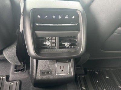 2024 Cadillac LYRIQ Luxury 3