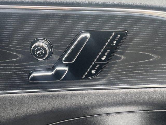 2024 Cadillac LYRIQ Luxury 3