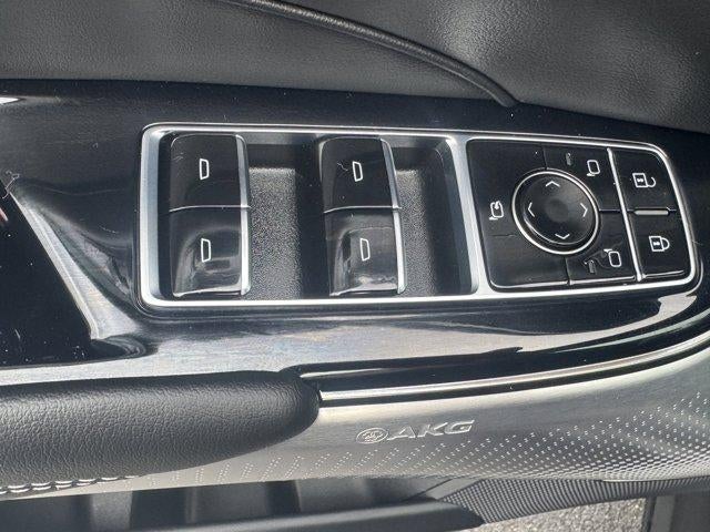 2024 Cadillac LYRIQ Luxury 3