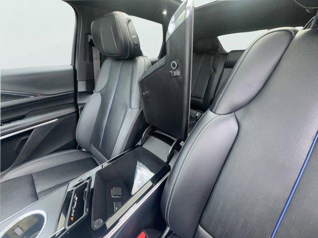 2024 Cadillac LYRIQ Luxury 3