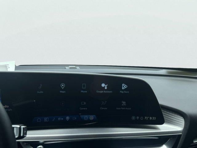 2024 Cadillac LYRIQ Luxury 3