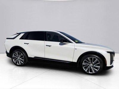 2024 Cadillac LYRIQ Luxury 3