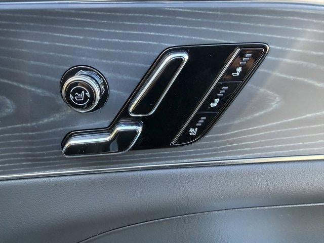 2024 Cadillac LYRIQ Luxury 3