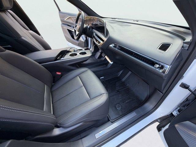 2024 Cadillac LYRIQ Luxury 3