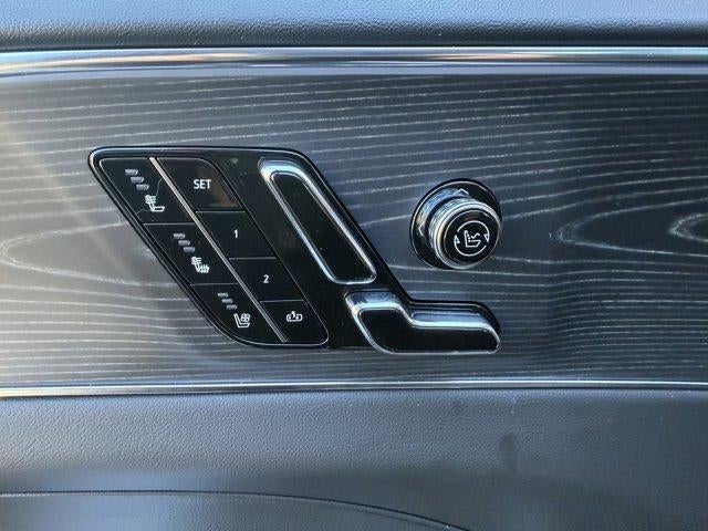 2024 Cadillac LYRIQ Luxury 3