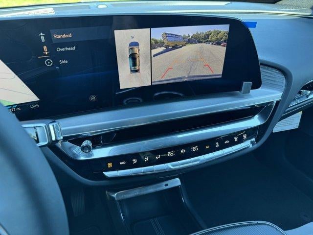 2024 Cadillac LYRIQ Sport 2