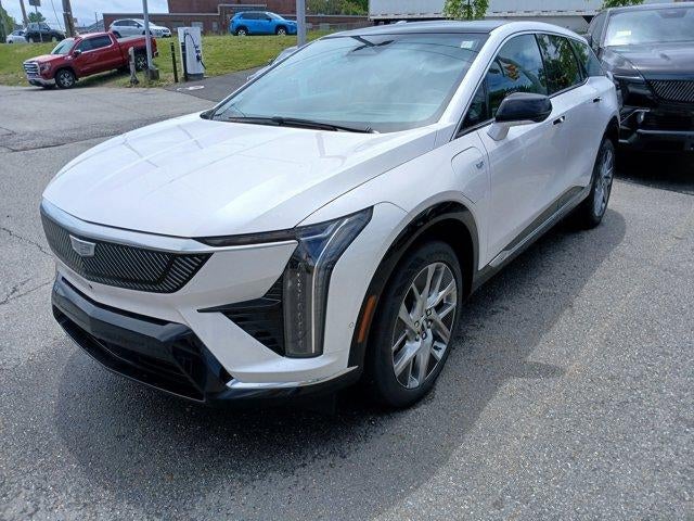 2025 Cadillac Optiq Luxury 2 AWD's photo
