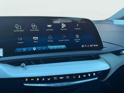 2025 Cadillac OPTIQ Luxury 2