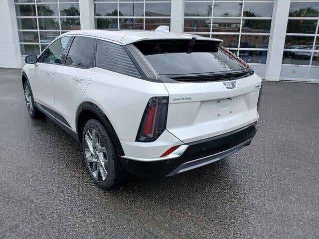 2025 Cadillac OPTIQ Luxury 2