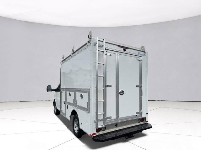 2025 GMC Savana Cutaway 3500 Base