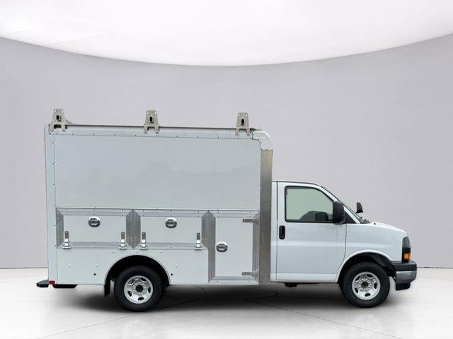 2025 GMC Savana Cutaway 3500 Base