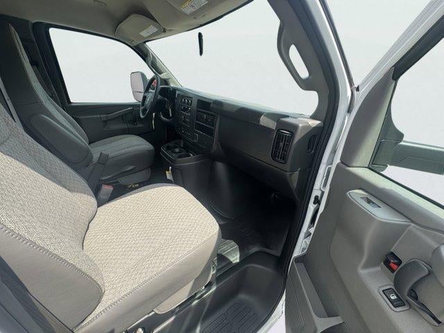 2025 GMC Savana Cutaway 3500 Base