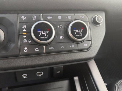 2024 Land Rover Defender X-Dynamic SE