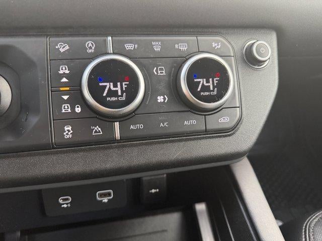2024 Land Rover Defender X-Dynamic SE