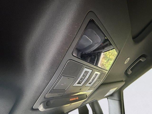 2024 Land Rover Defender X-Dynamic SE