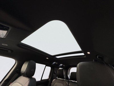 2024 Land Rover Defender X-Dynamic SE
