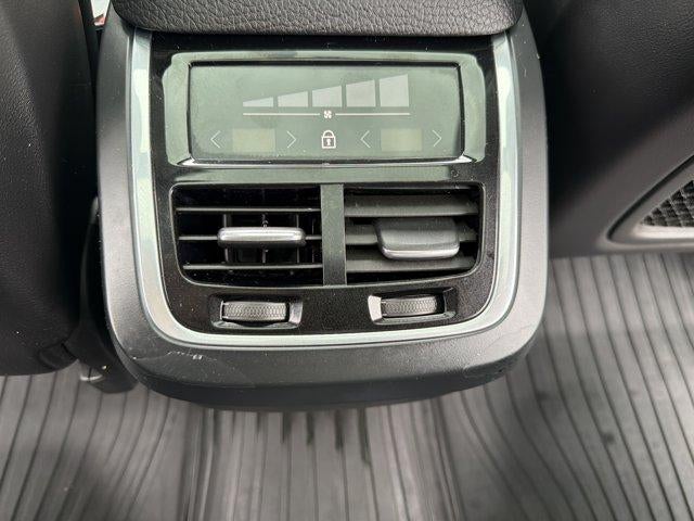2018 Volvo XC90 Momentum